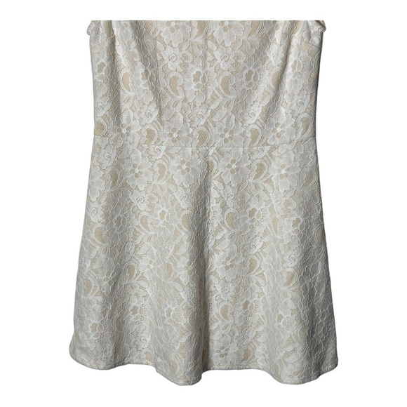 1854. NASTY GAL ALL LACE WITH LINER MINI LENGTH DRESS WHITE/BEIGE IN COLOR SZ MD - Picture 4 of 10